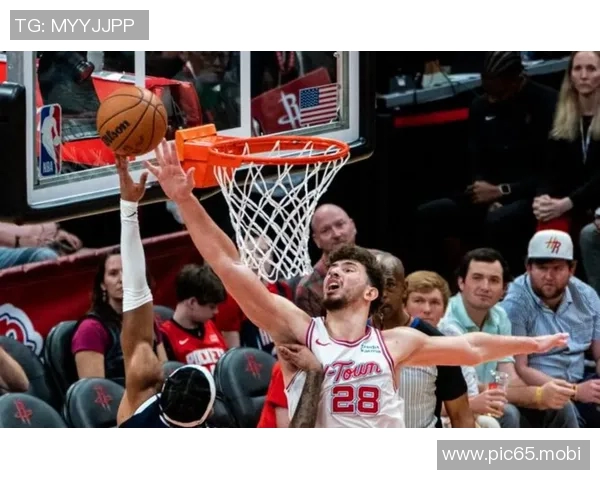 残阵火箭15分逆转掀翻联盟第一雷霆！伊森轰26分+关键三分